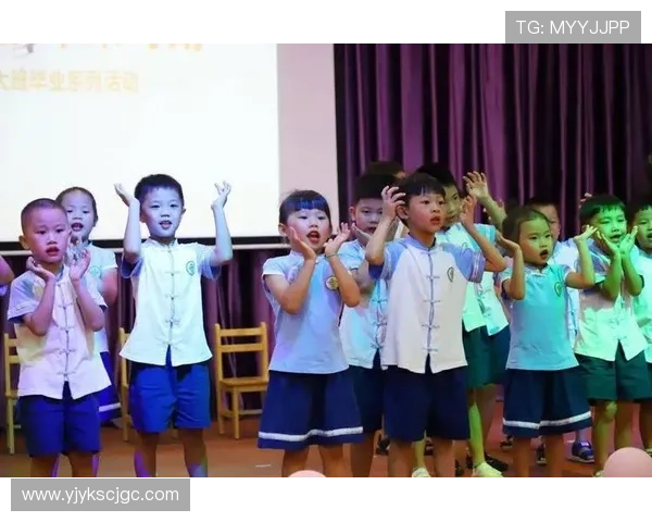 中国足球明星之子成长记：从绿茵场到人生舞台的精彩旅程